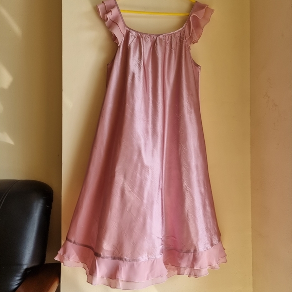 Ladies Satin nightgown ruffled sleeveless. US Medium size. - Picture 3 of 13
